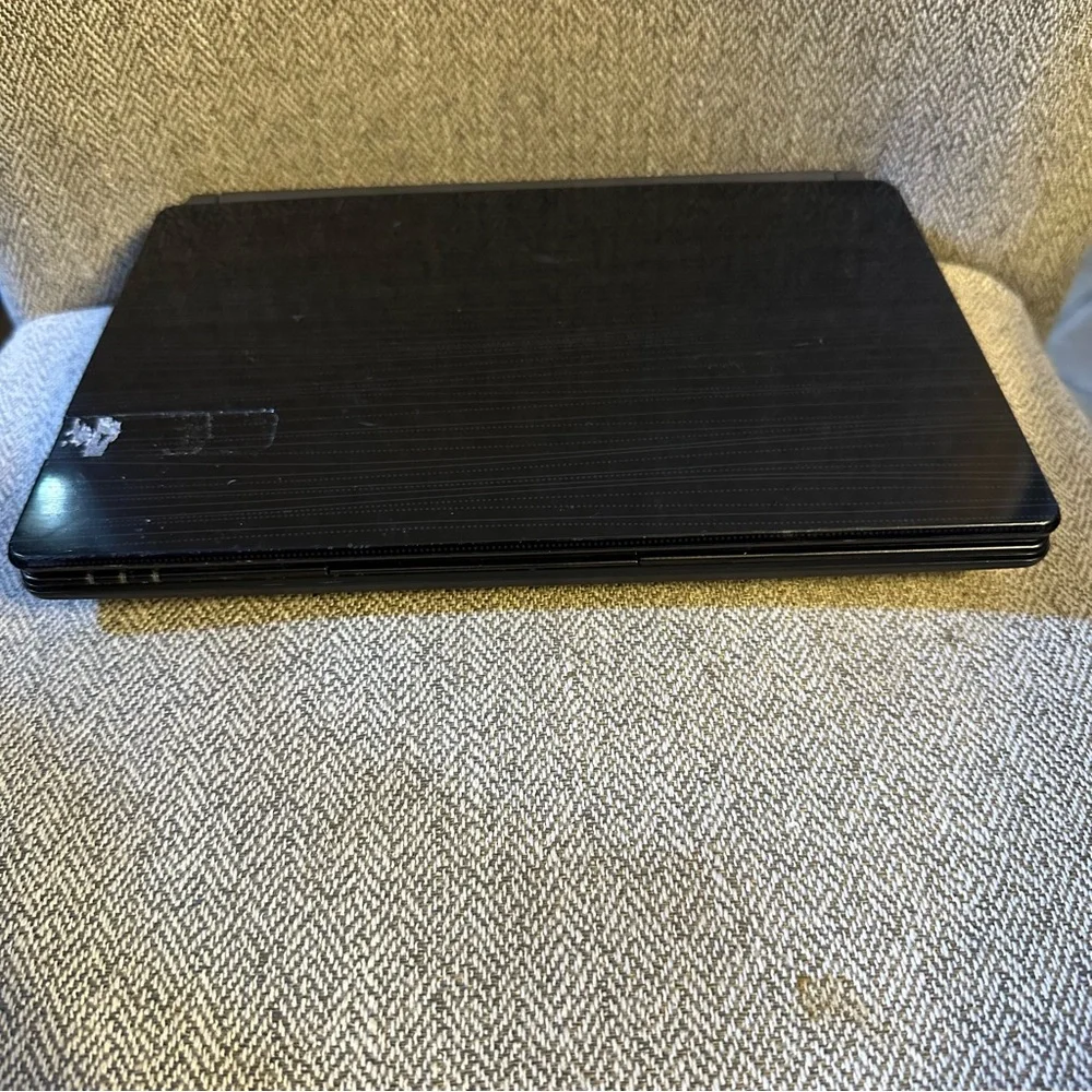 Gateway ZE6 10.1” Netbook Laptop LT2802u FOR PARTS NO CHARGER PLEASE READ